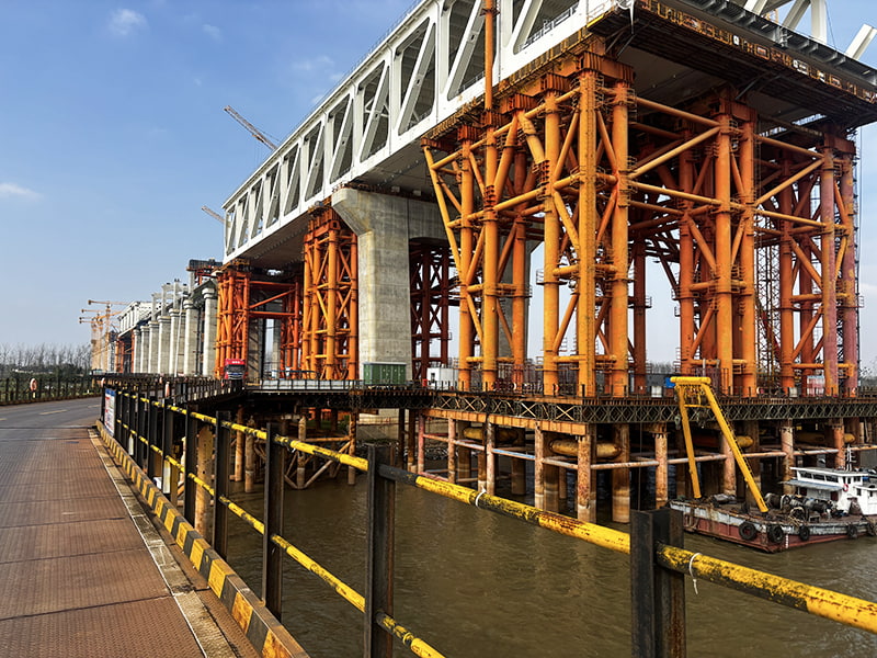 Platform Konstruksi Beban Berat Rentang Besar untuk Jembatan